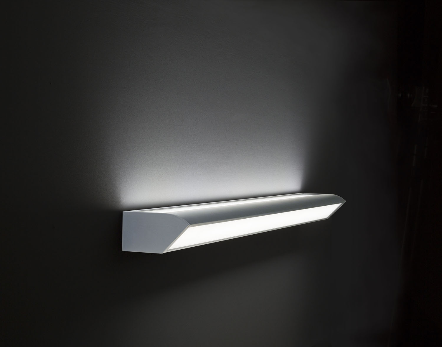 LED-121-WALL only down light,  modern design, for hospital and architectural use.High lumen, strobeless,glare free